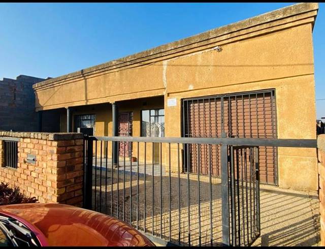 3 BEDROOM HOUSE FOR SALE IN LANGAVILLE
